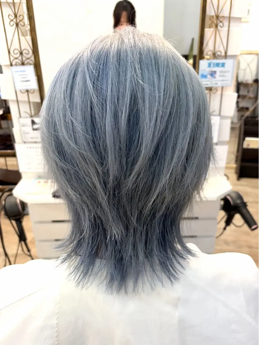 カラー メンズ メンズブリーチ メンズハイトーン アッシュ アッシュグレー ブリーチ カット ヘアカラー トリートメント ゆづき|ショートボブ |ブリーチカラーのヘアスタイル