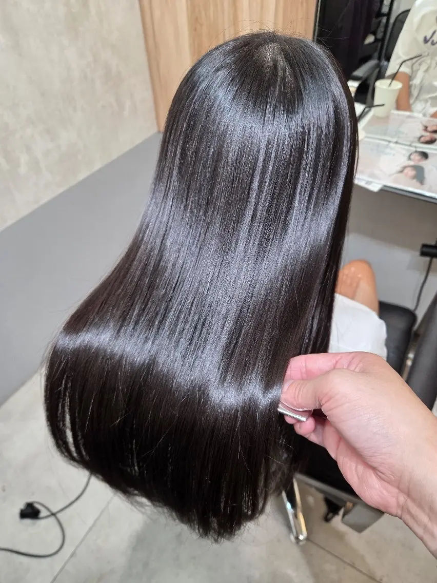 セミロング 髪質改善 縮毛矯正 ioe三宮☀️ 髪質改善　梅澤健之のヘアスタイル