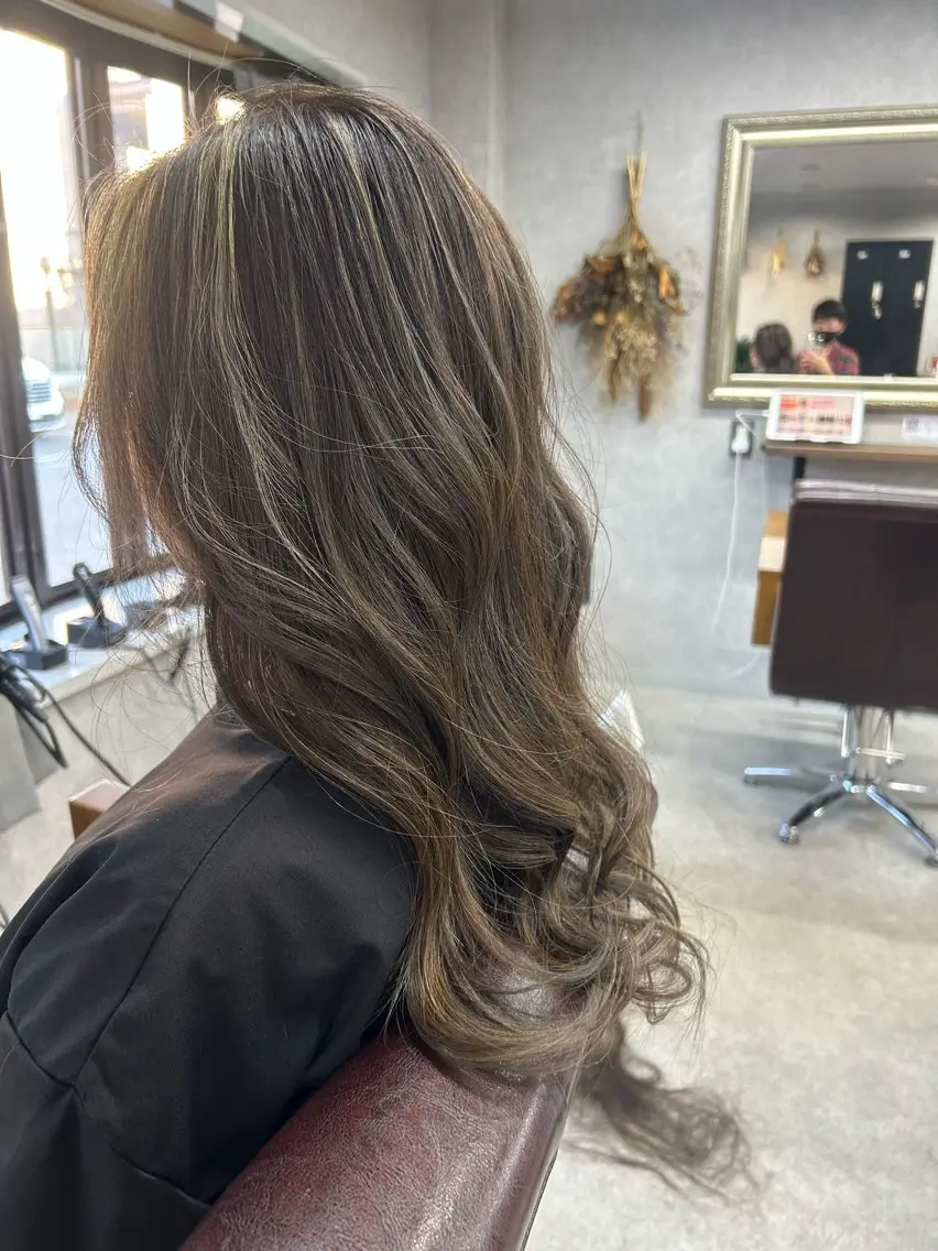ロング カラー カット ヘアカラー トリートメント Lien 深井店のヘアスタイル