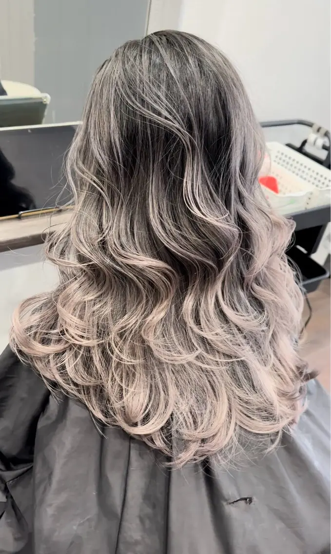 ロング カラー バレイヤージュ レイヤーカット カット ヘアカラー バレイヤージュ 宮本宗嵩のヘアスタイル