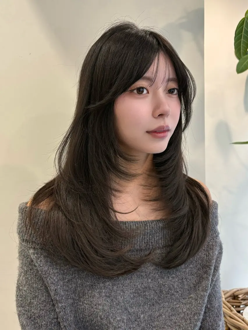 セミロング カラー ヘアカラー 透明感カラー アオイのヘアスタイル