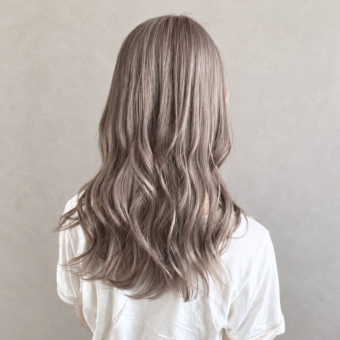ロング カラー グレージュ ミルクティーグレージュ ヘアカラー トリートメント ブリーチなしWカラー メンズカット✨ワタベのヘアスタイル