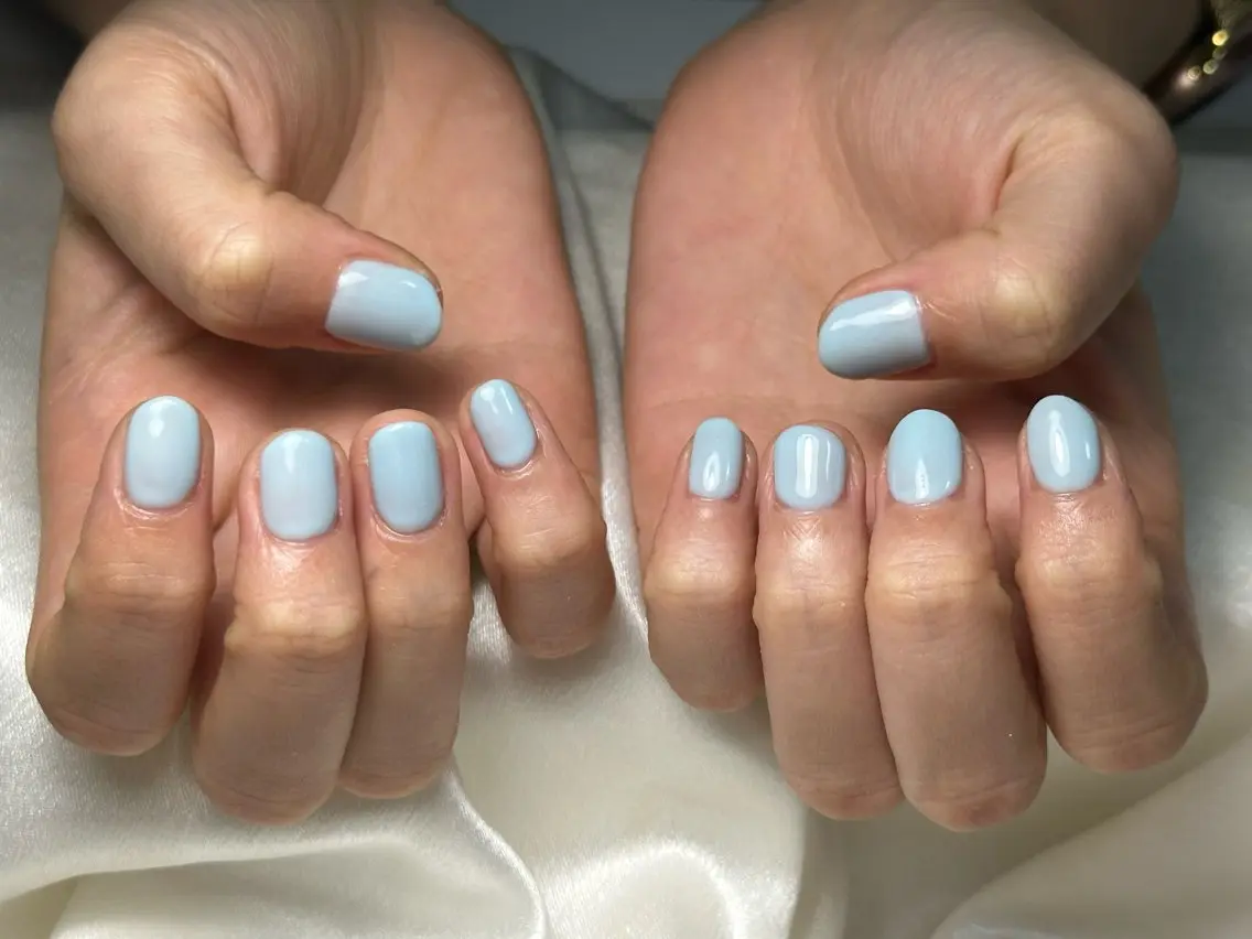 ネイル オーロラネイル フットネイル フレンチネイル ジェルネイル 水色 ハンドネイル kiki nail たまプラーザのネイルデザイン