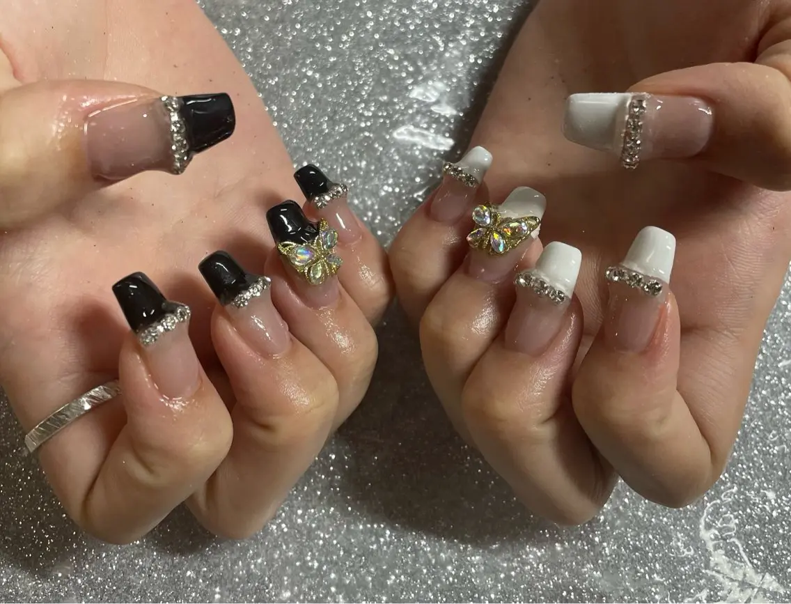 ネイル ハンドネイル VIERU 🌈🎀💖のネイルデザイン