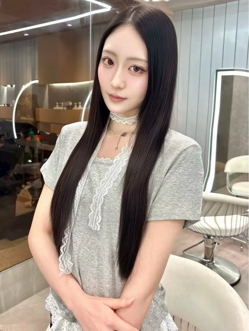 ロング YUI  透明感🌱 グレージュ🌿‬浦和のヘアスタイル