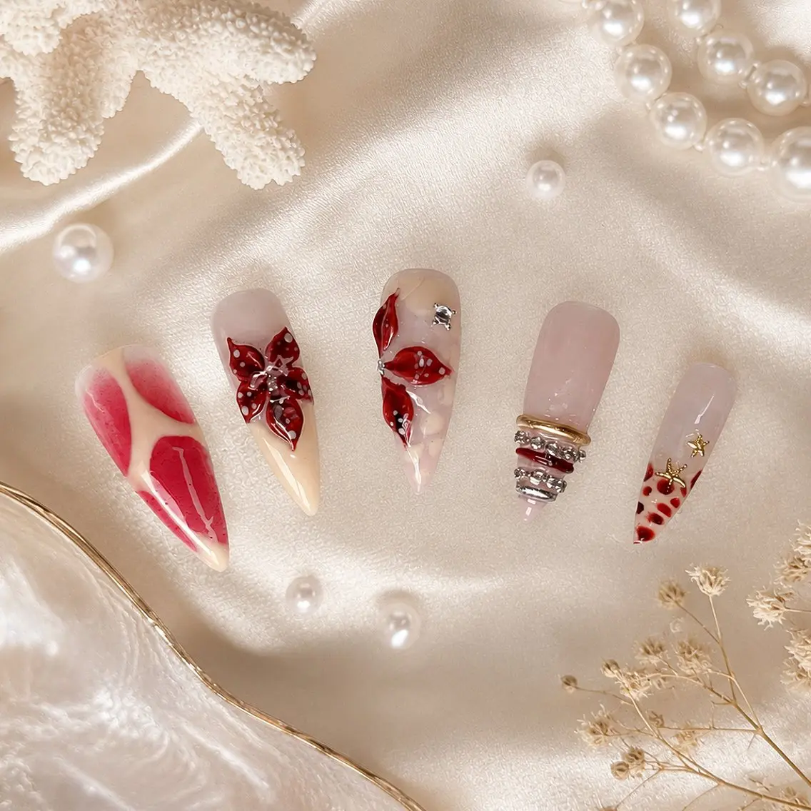 ネイル ガーリー キラキラネイル 韓国ネイル ロングネイル シンプルネイル ハンドネイル Genie Mika Nailsのネイルデザイン