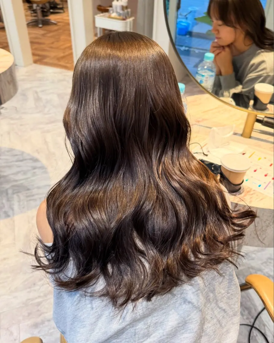 セミロング カラー カット ヘアカラー トリートメント ミルクティー× グレージュMOMOのヘアスタイル