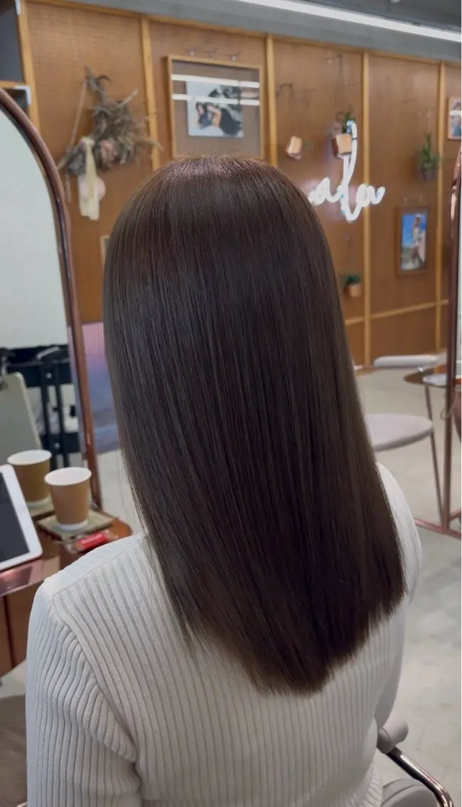 カラー 透明感カラー グレージュ カット ヘアカラー トリートメント 鶴井 美空のヘアスタイル