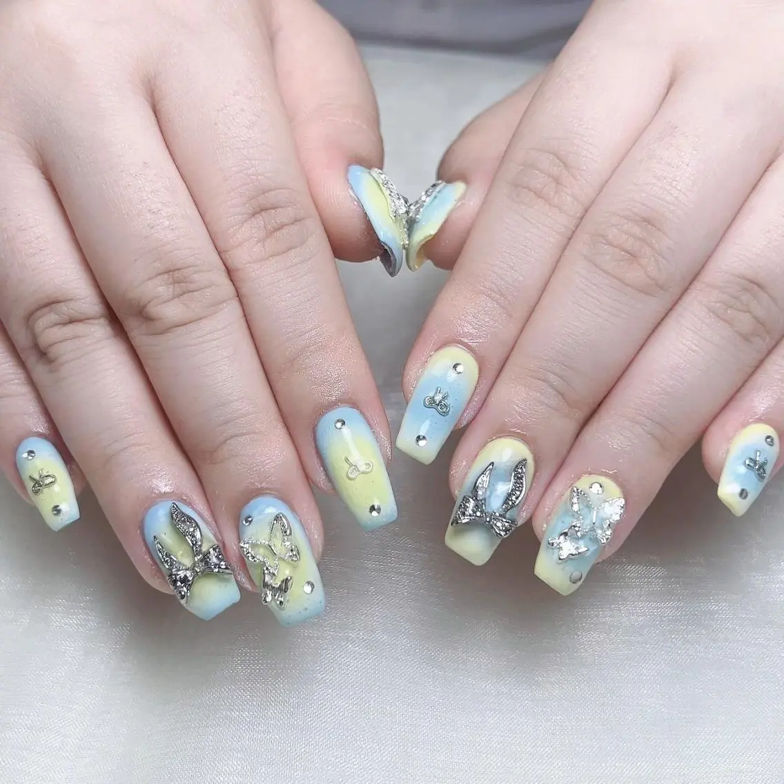 ネイル ハンドネイル NAILサロン 木にいるのネイルデザイン