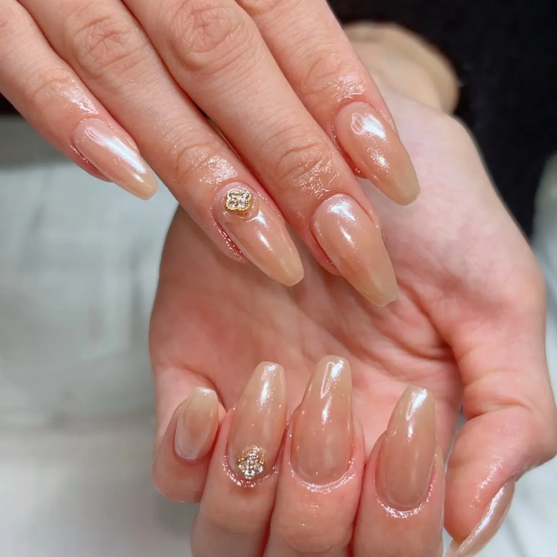 ネイル オーロラネイル ミラーネイル オフィスネイル ワンカラーネイル シンプルネイル ハンドネイル Cute Tips nailのネイルデザイン