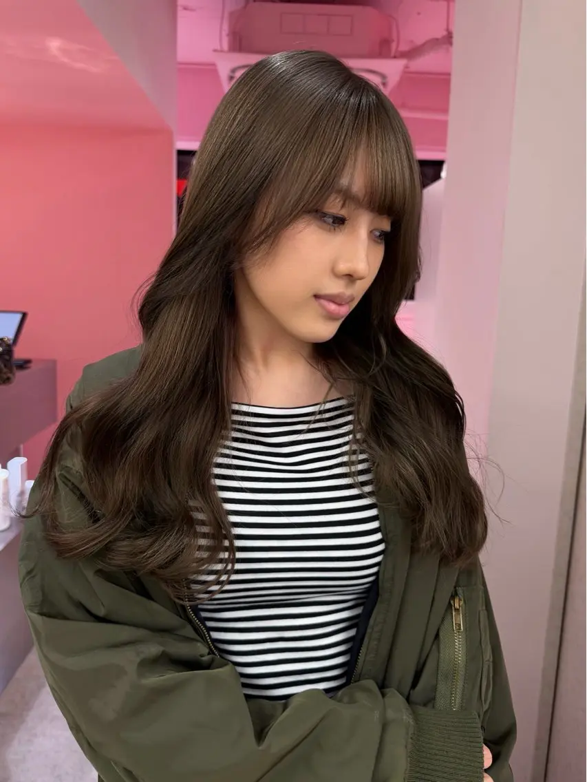 ロング カラー グレージュ オリーブグレージュ オリーブグレー ヘアカラー トリートメント レイヤー/エクステ/ カラー/MAHIROのヘアスタイル
