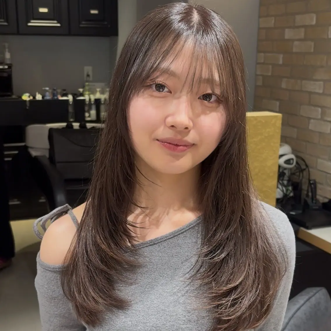 ロング カラー ハイトーンカラー レイヤーカット カット ヘアカラー レイヤーカット/酸性 ストレート/パーマのヘアスタイル