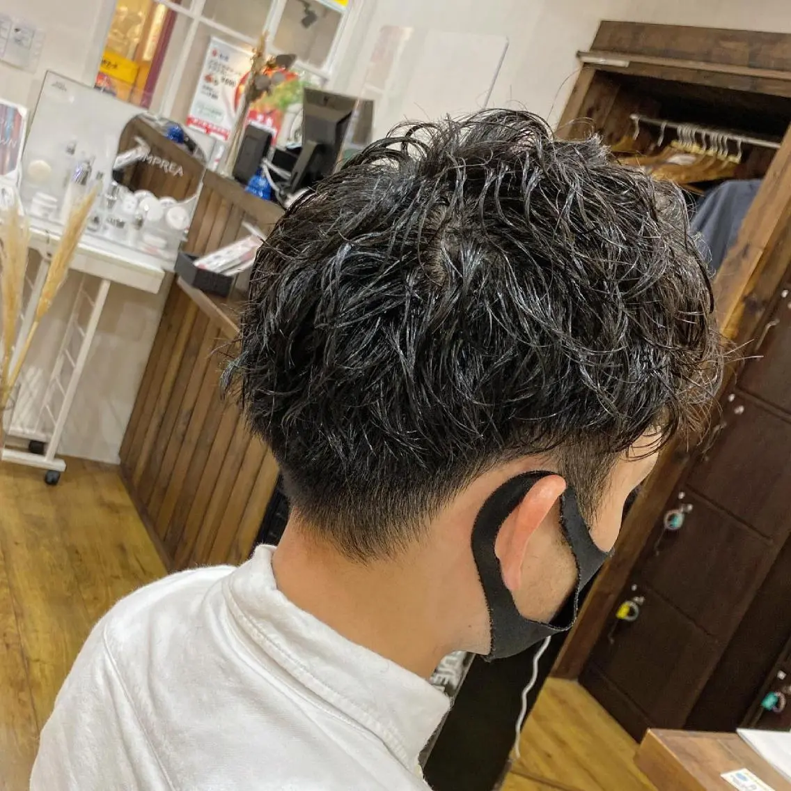 メンズ センターパート マッシュ メンズパーマ メンズツイストパーマ 波巻きパーマ 原田 涼矢のヘアスタイル