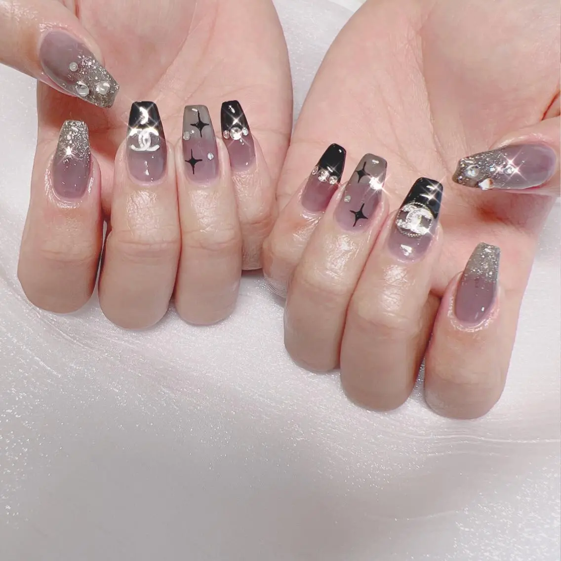 ネイル オーロラネイル フットネイル フレンチネイル ジェルネイル 韓国ネイル ハンドネイル ハンドケア 【ENサロン】 Rei🎀Nailのネイルデザイン