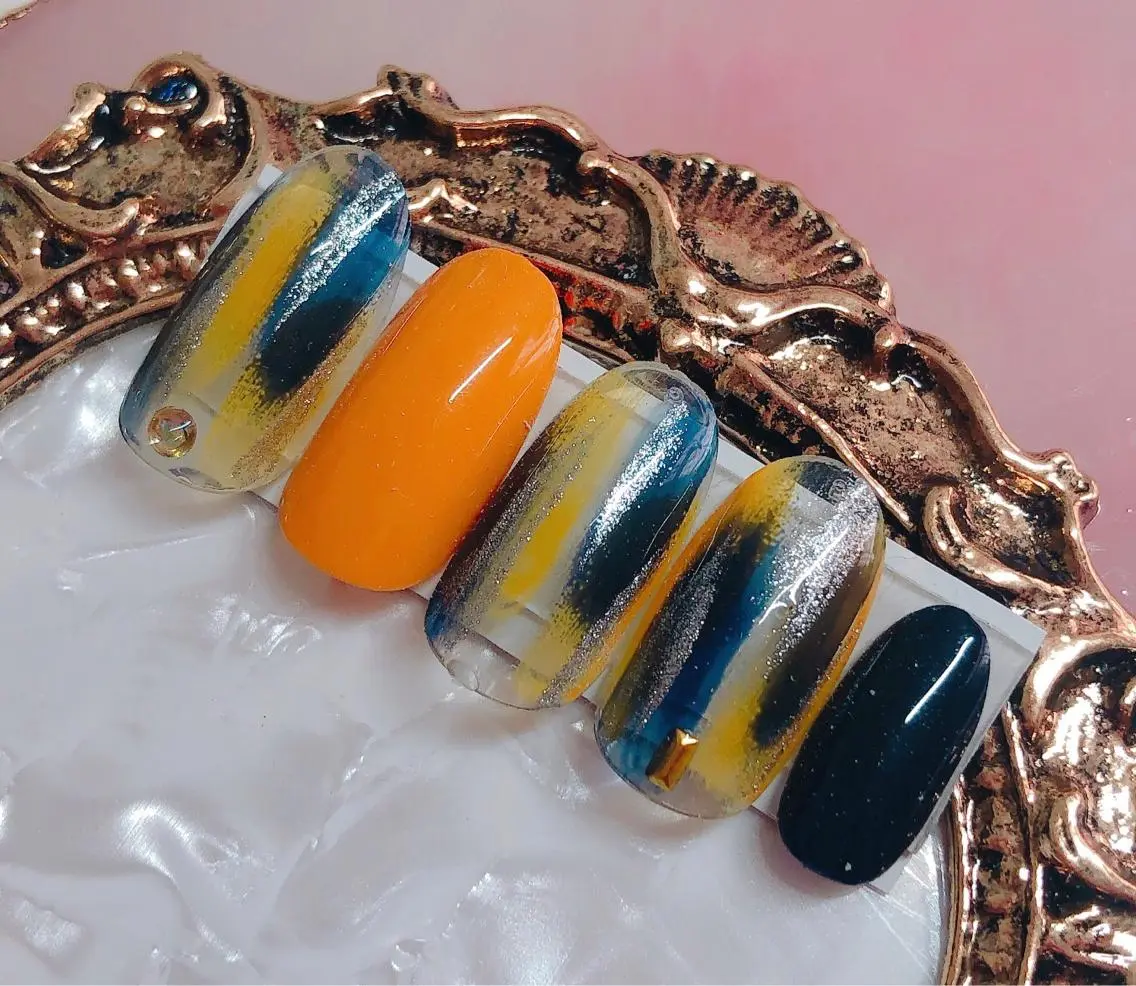 ネイル ハンドネイル CROWN プライベートサロンのネイルデザイン