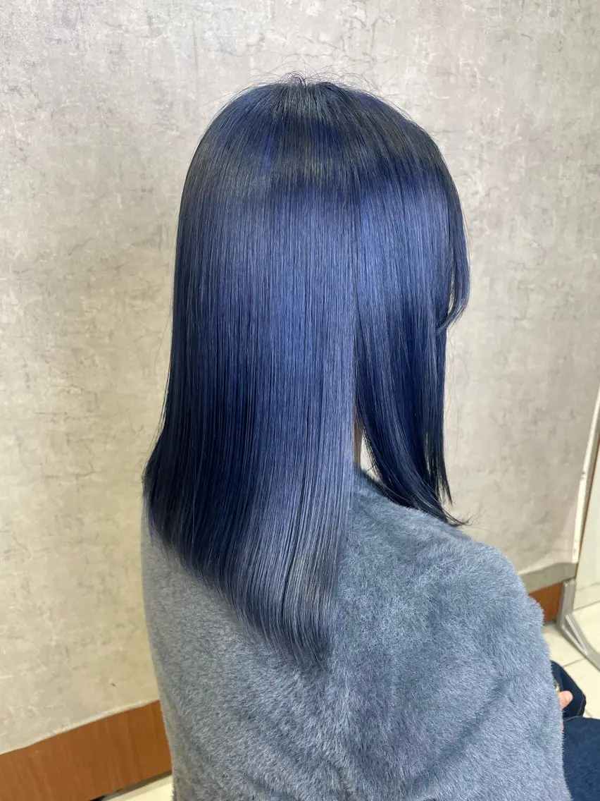 カラー ブリーチ ネイビーカラー shiho/名駅💎 ケアカラー/ブリーチのヘアスタイル