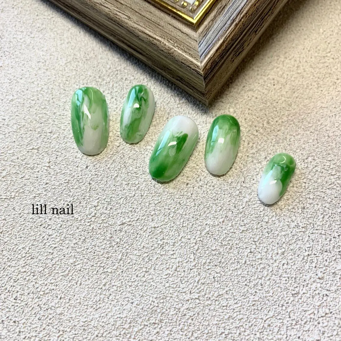 ミディアム pllia beautyのネイルデザイン