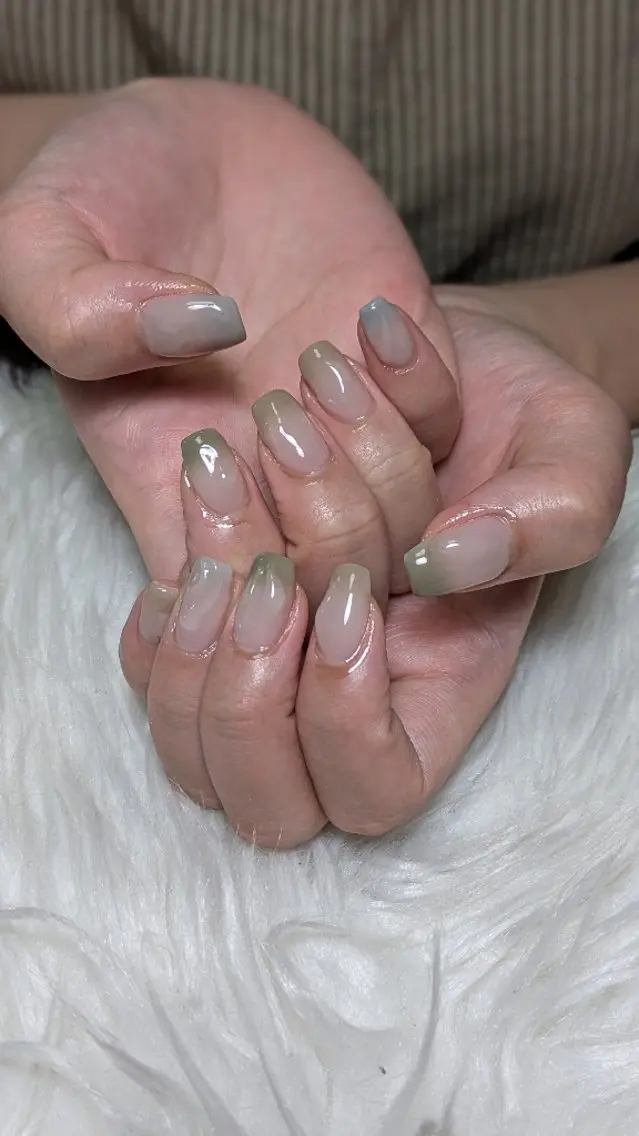 ネイル グラデーション ニュアンスネイル シンプルネイル ハンドネイル m&pPrivate nailsalonのネイルデザイン