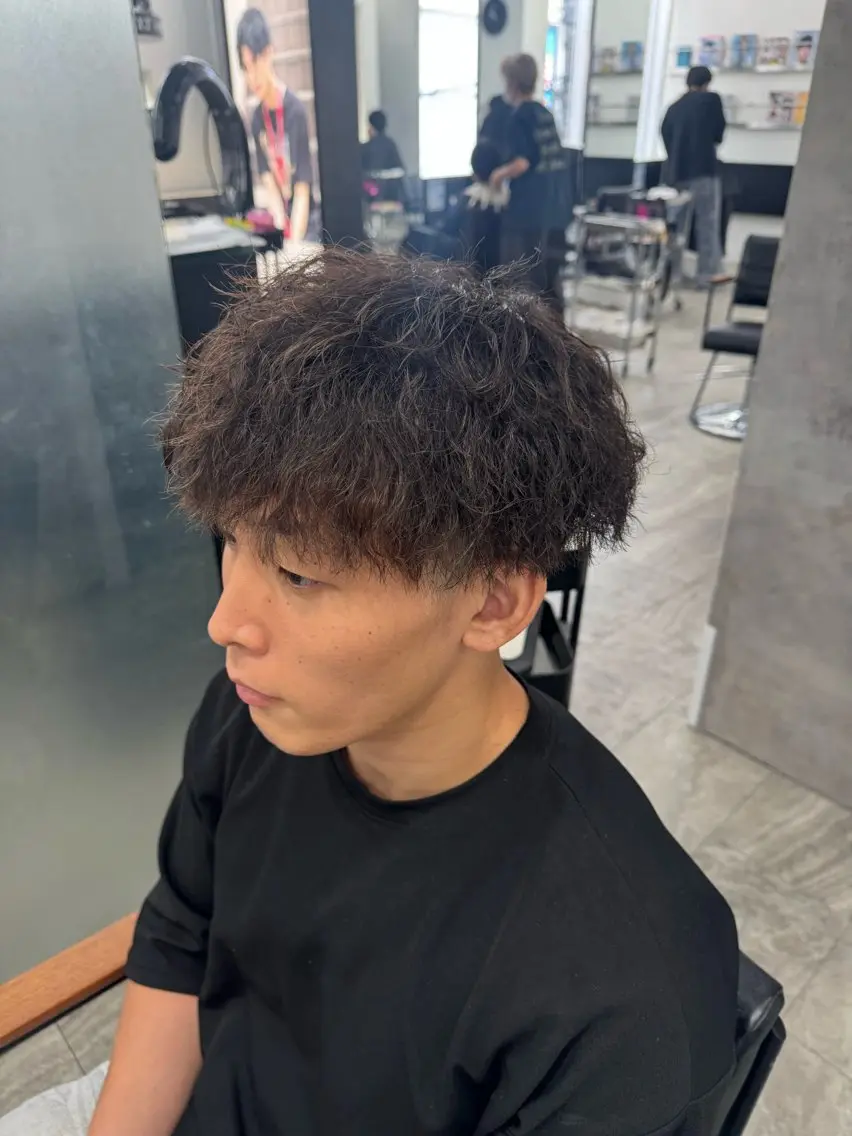 パーマ メンズ メンズパーマ ツイストスパイラルパーマ スパイラルパーマ カット パーマ メンズヘア カット、パーマ特化のヘアスタイル