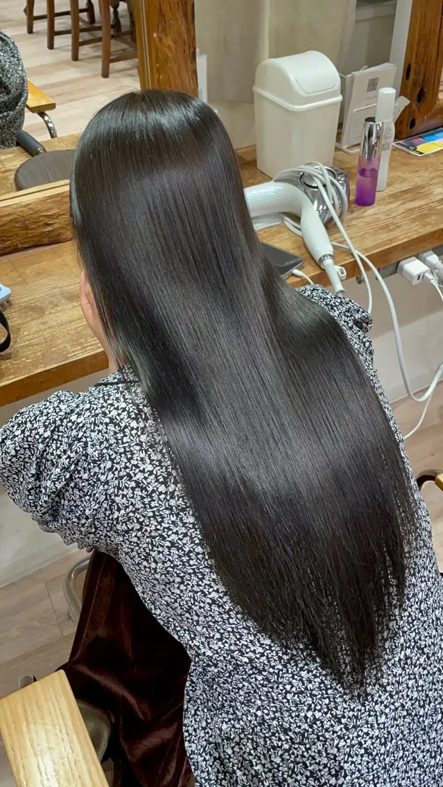 ロング カラー コトミ【メンズ】 【曲がる縮毛矯正】のヘアスタイル