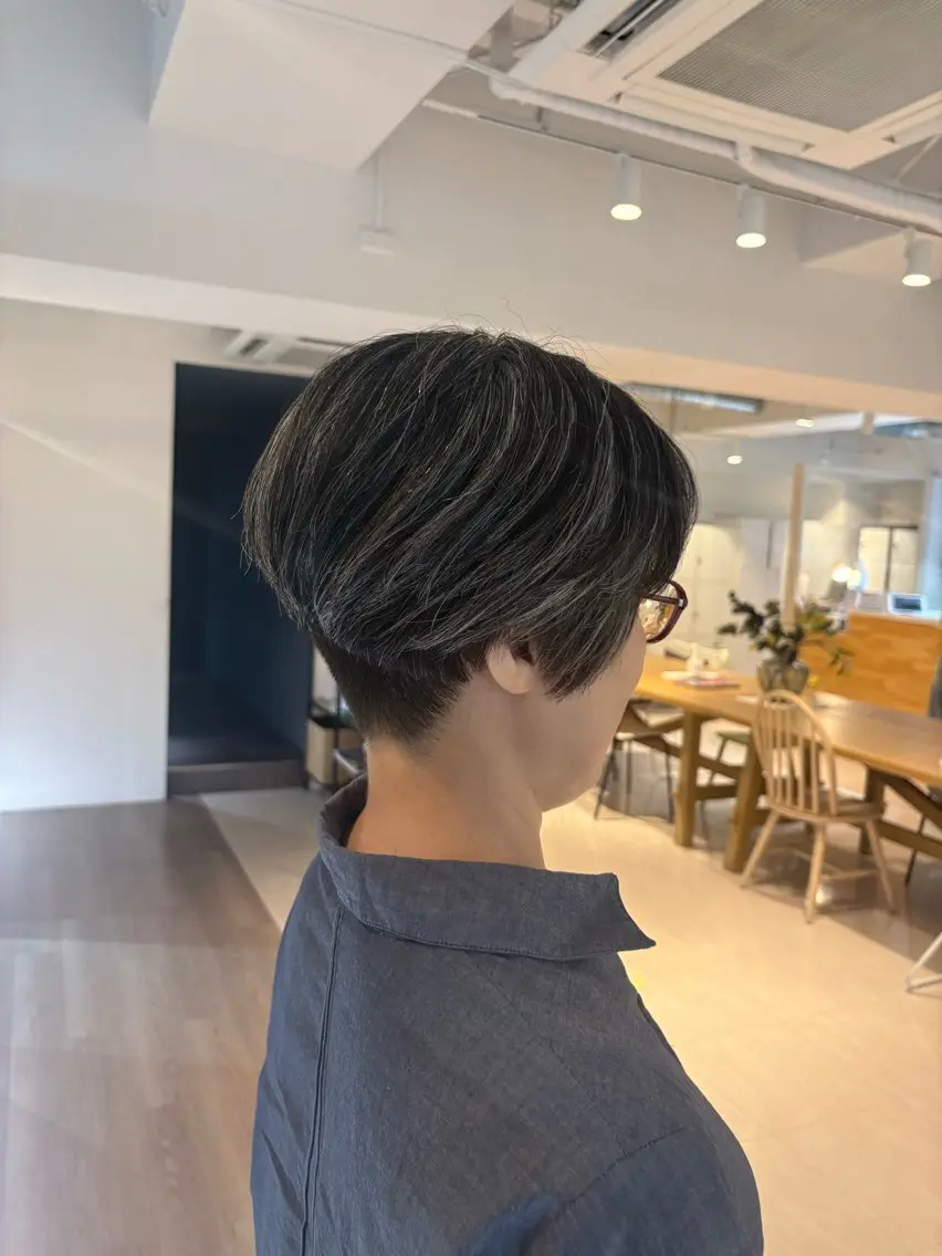 ショート ニトウ レイナのヘアスタイル