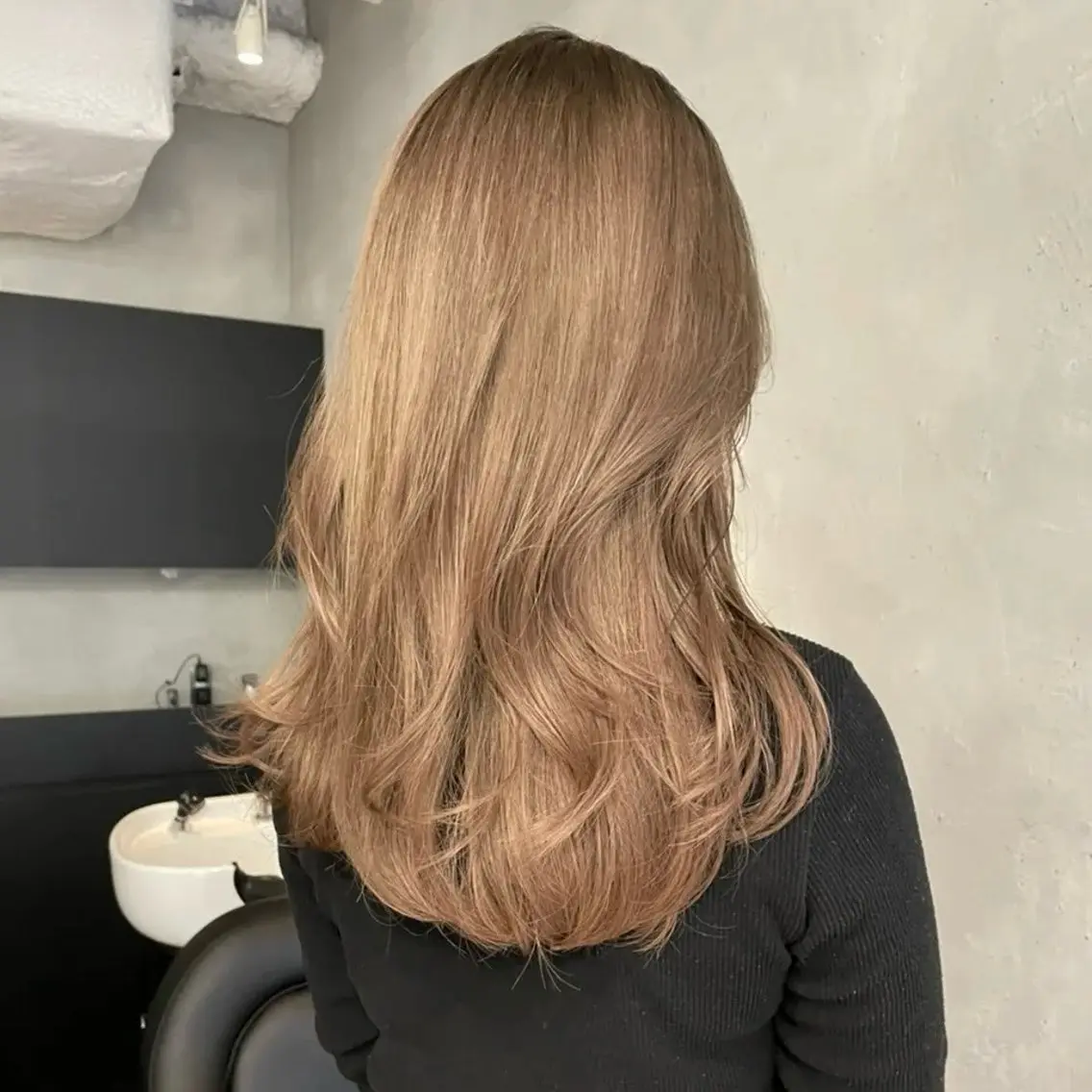ロング カラー ベージュカラー ブリーチ 🫧一方井 七海🫧のヘアスタイル