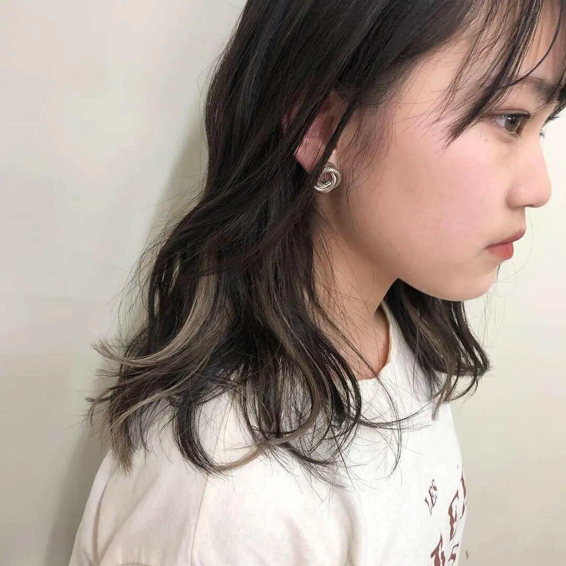 ミディアム カラー ハイライトカラー ハイライト エクステ ハイトーン 💭黒崎ハルカのヘアスタイル