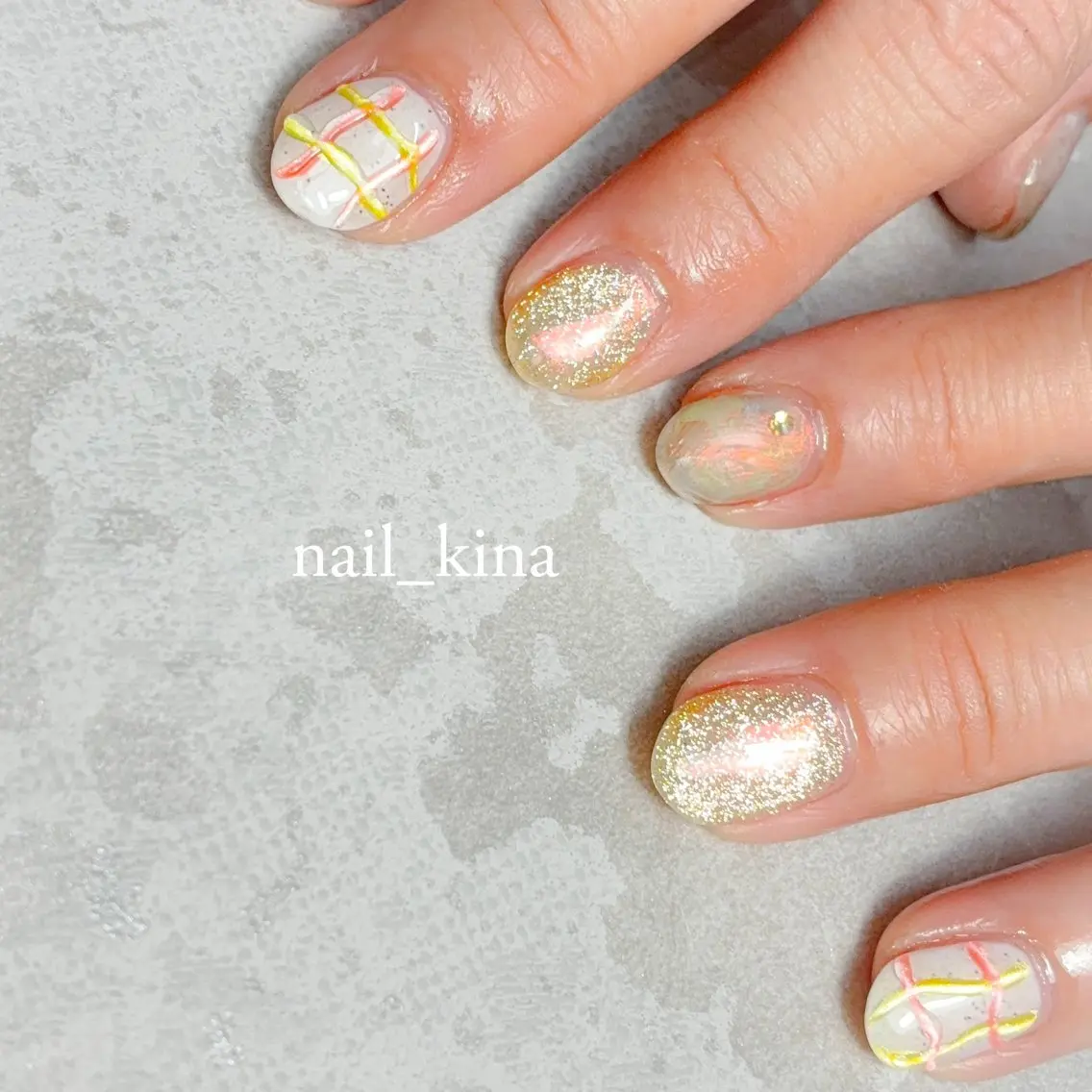 ネイル マグネットネイル ワンカラーネイル 黄色 nail_ kinaのネイルデザイン