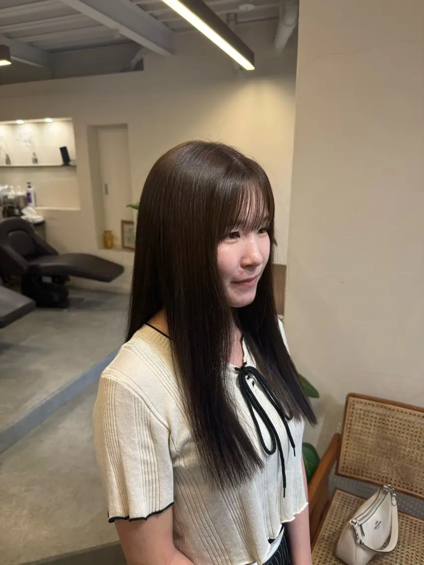 ロング カラー ヘアカラー 小山 栞奈のヘアスタイル
