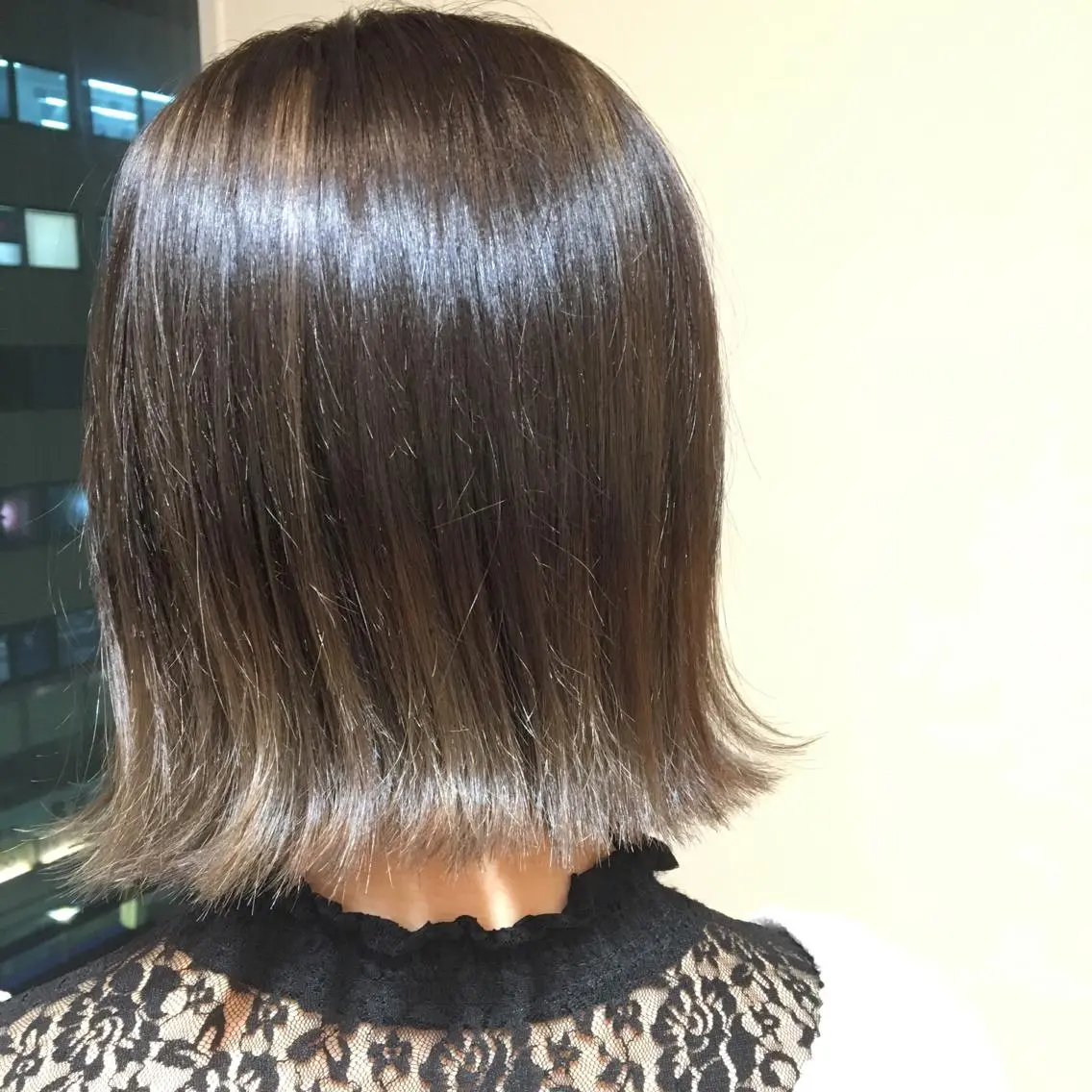 ショート カラー ヘアアレンジ グラデーションカラー グレージュ ハイライトカラー ハイライト 白浜 サキのヘアスタイル