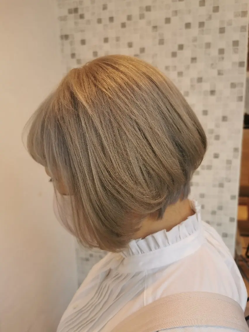 カラー ショート ブリーチ シルバー ★YUKI ★のヘアスタイル