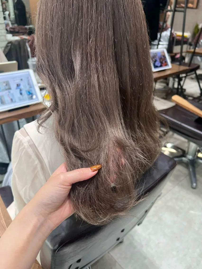 ロング カラー ベージュカラー ブリーチ ミルクティーベージュ カット ヘアカラー トリートメント 🌿ニュアンス/髪質 改善🌿Fukudaのヘアスタイル