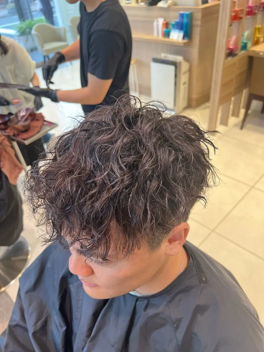 パーマ メンズ スペインカール カット パーマ SENA 再現性 パーマと縮毛矯正のヘアスタイル