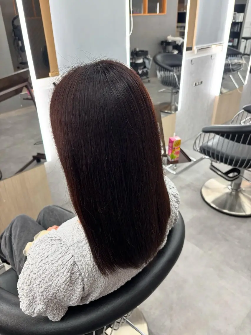 セミロング 縮毛矯正/カラ ー/艶髪🌻ひな🌻のヘアスタイル
