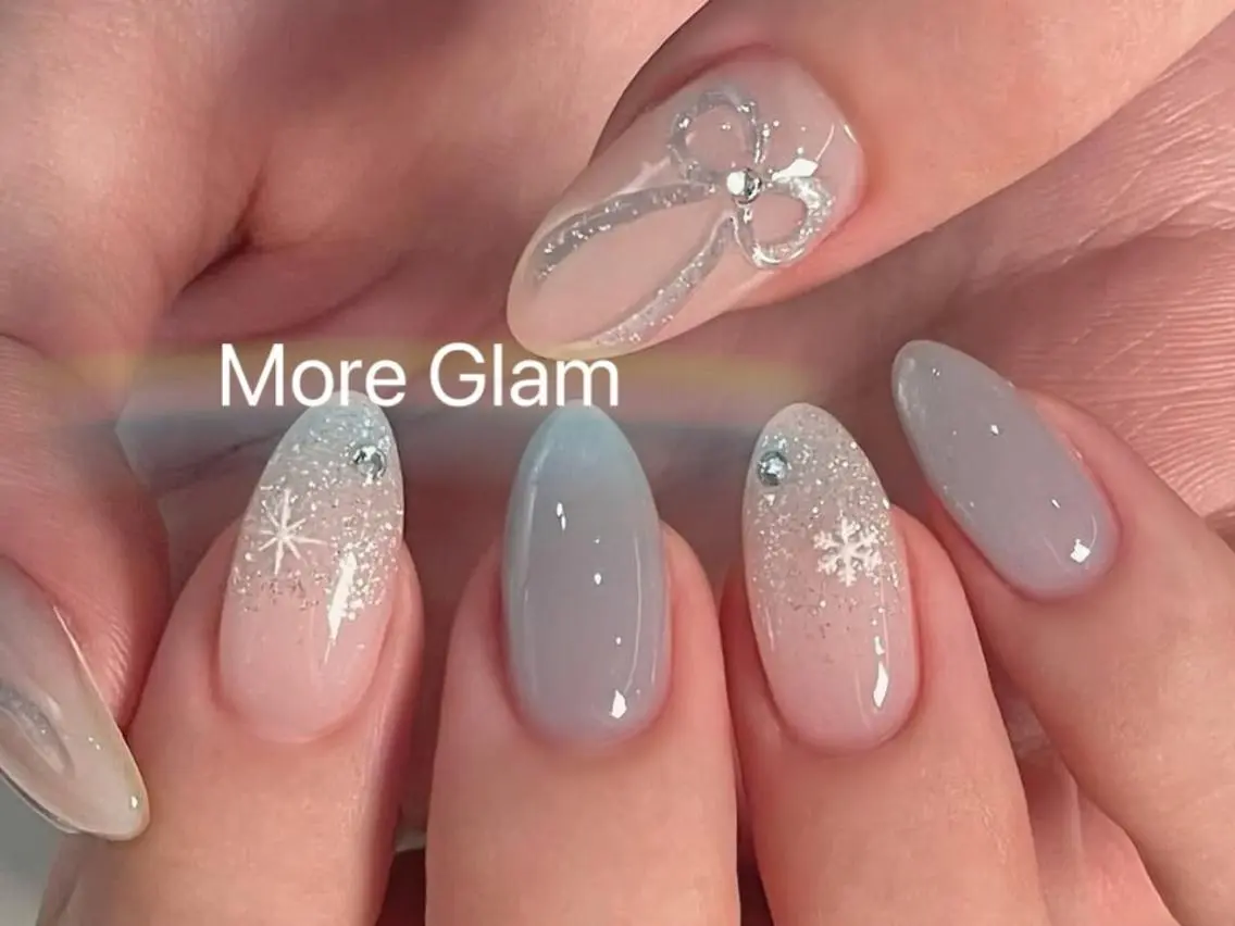 ネイル 長さ出し フットネイル フレンチネイル ジェルネイル ガラスフレンチ MoreGlam ネイルのネイルデザイン