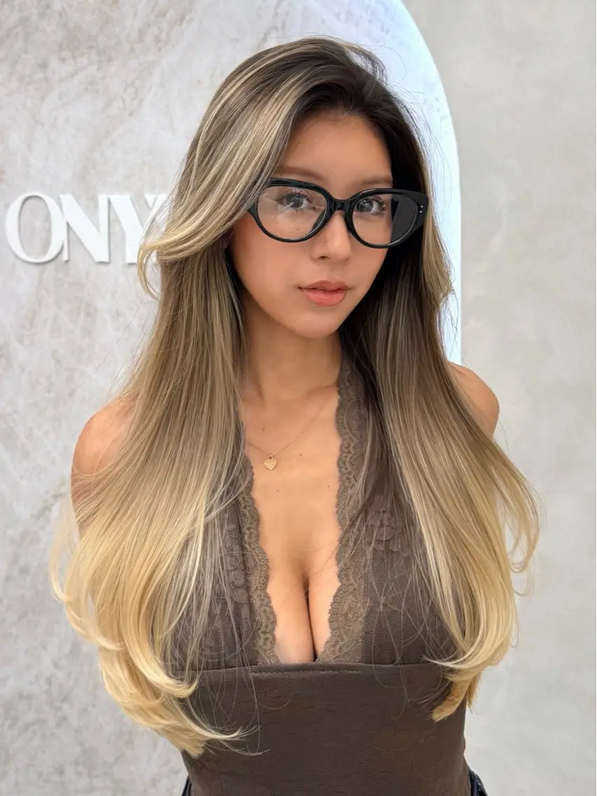 セミロング カラー バレイヤージュ 透明感カラー ハイライトカラー ハイライト レイヤーカット ヘアカラー ✨ハイライト/海外 ヘア/Ryoto✨のヘアスタイル
