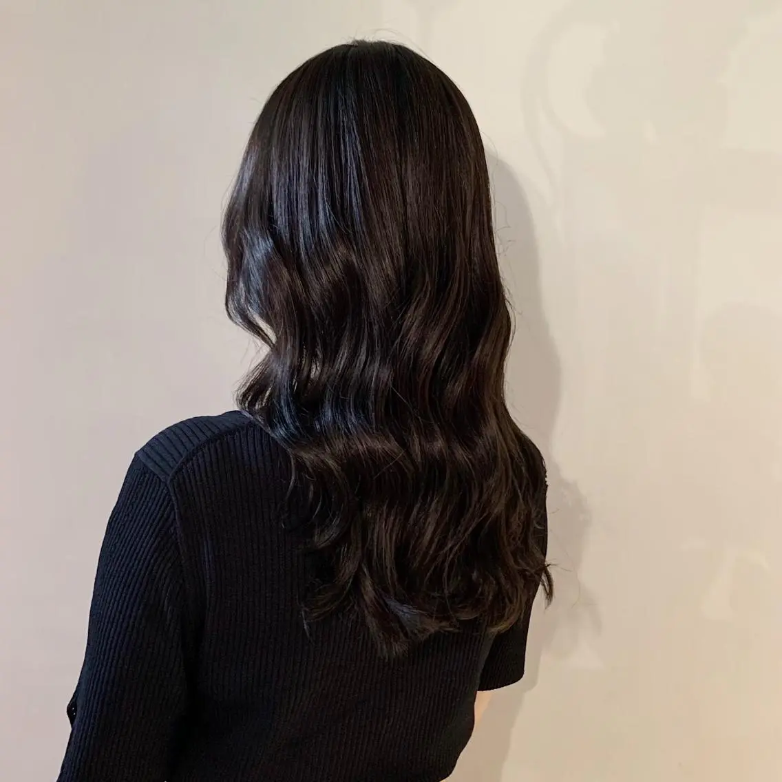 ロング カラー パーマ ブリーチ ダークグレー ダークグレージュ グレージュ sumina すみなのヘアスタイル