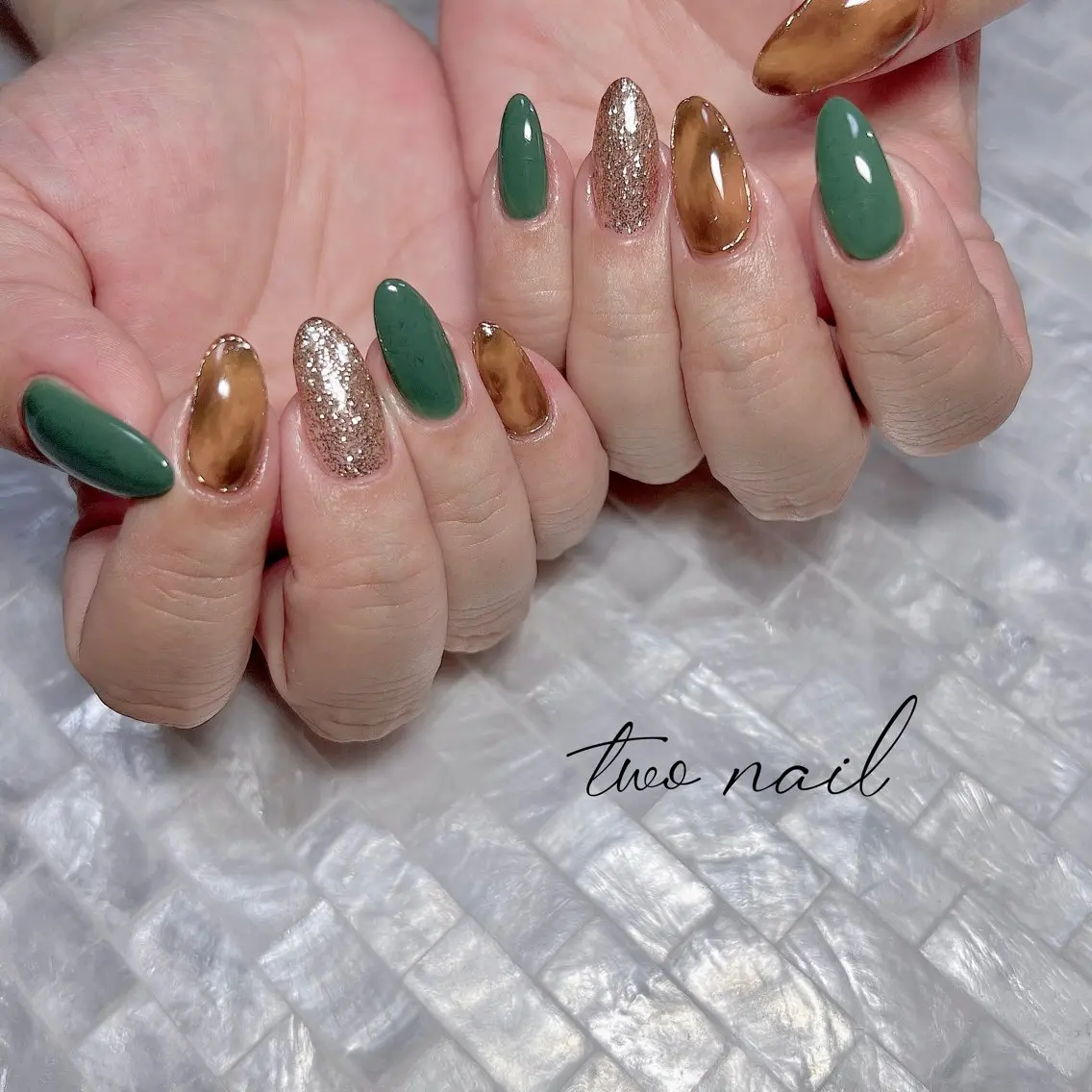 ネイル アートネイル べっ甲ネイル ネイルチップ ホワイト ハンドネイル two nailのネイルデザイン