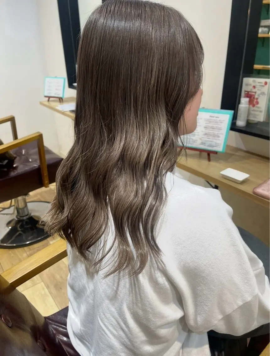 ミディアム ヘアカラー 山浦 琴実のヘアスタイル