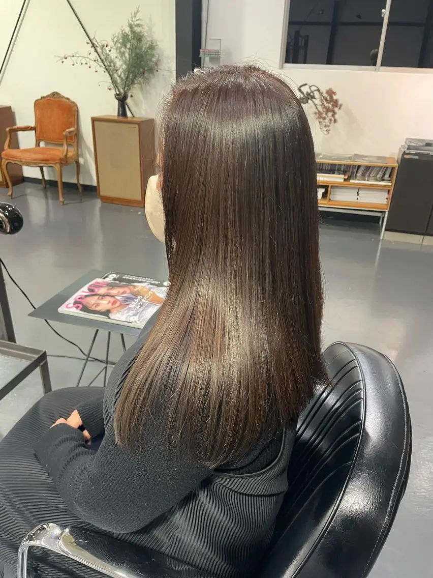 ロング カラー グレージュ Sakairi Yunaのヘアスタイル