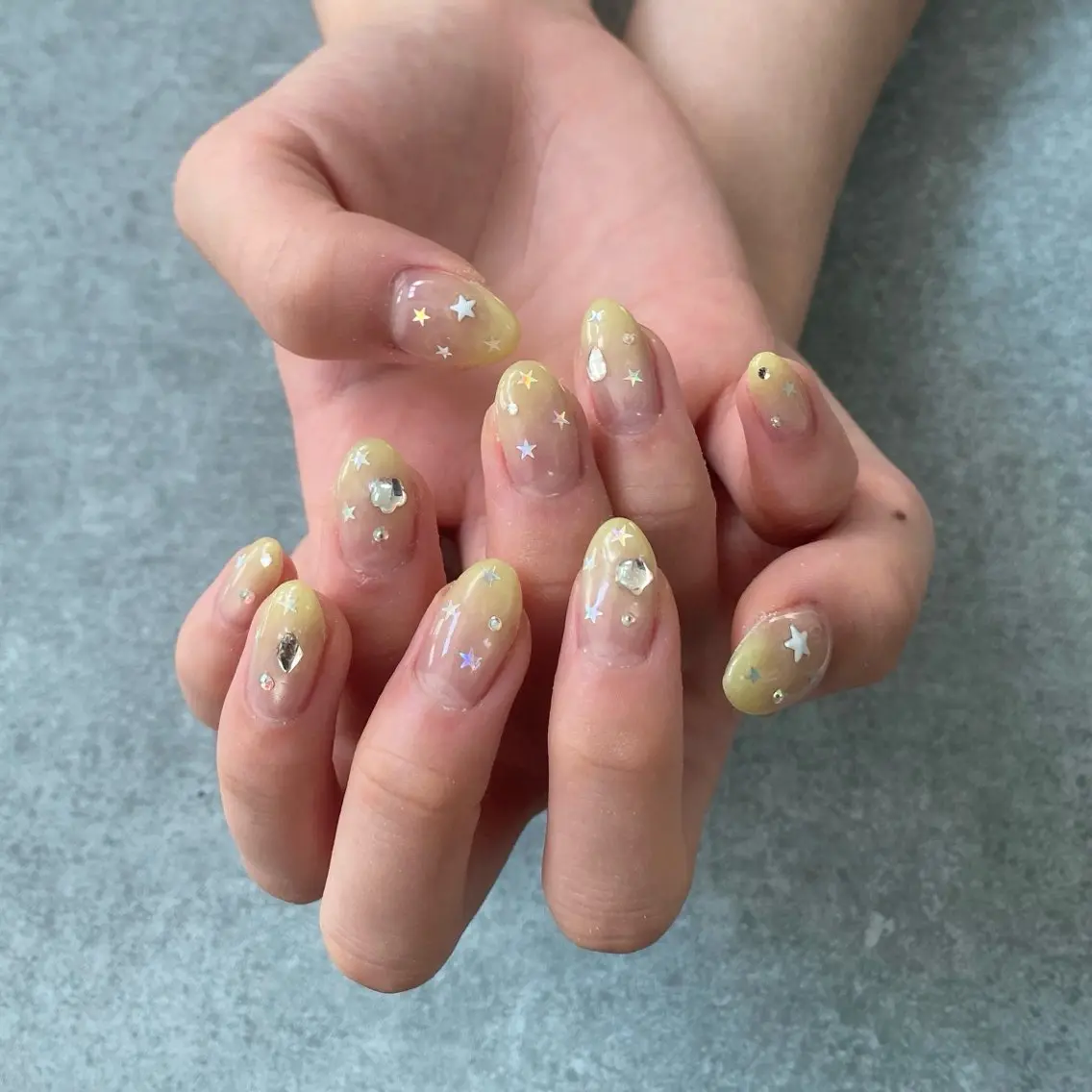 ネイル マグネットネイル 黄色 ハンドネイル nail salon muuのネイルデザイン