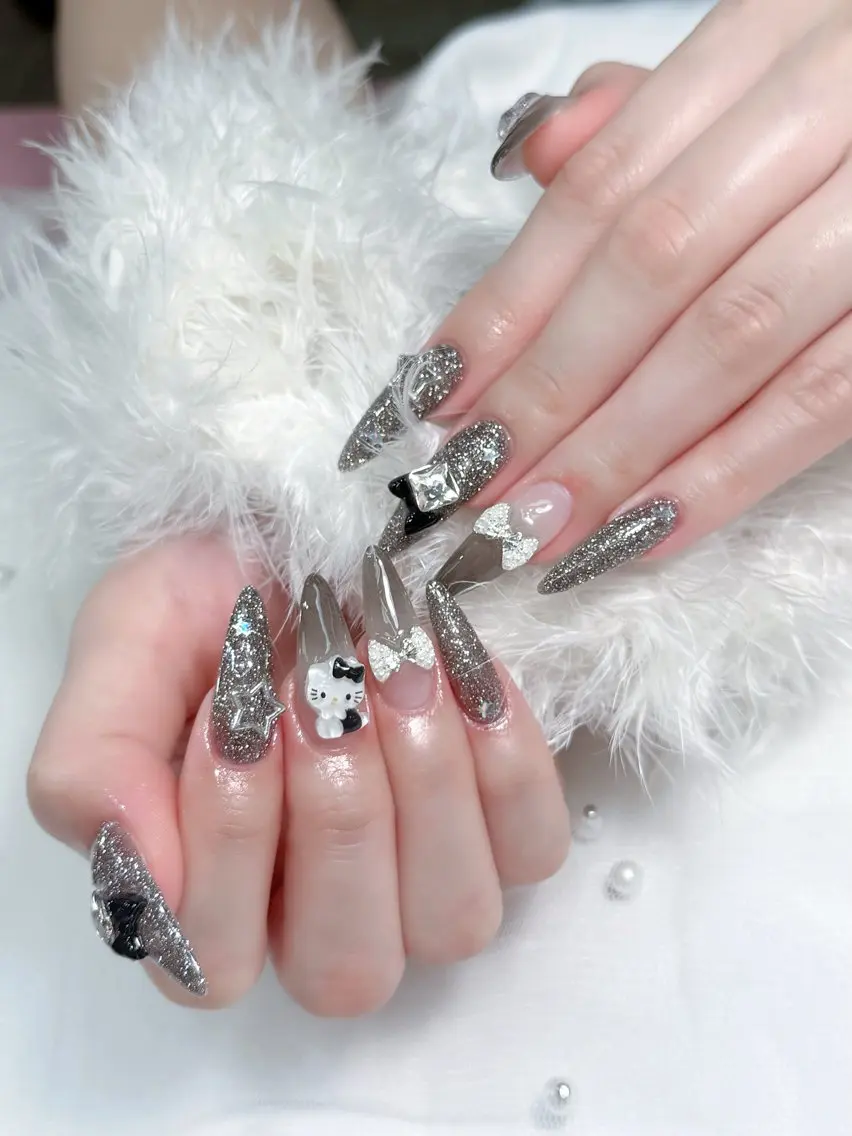 セミロング ハンドネイル Bibi nail Osakaのネイルデザイン