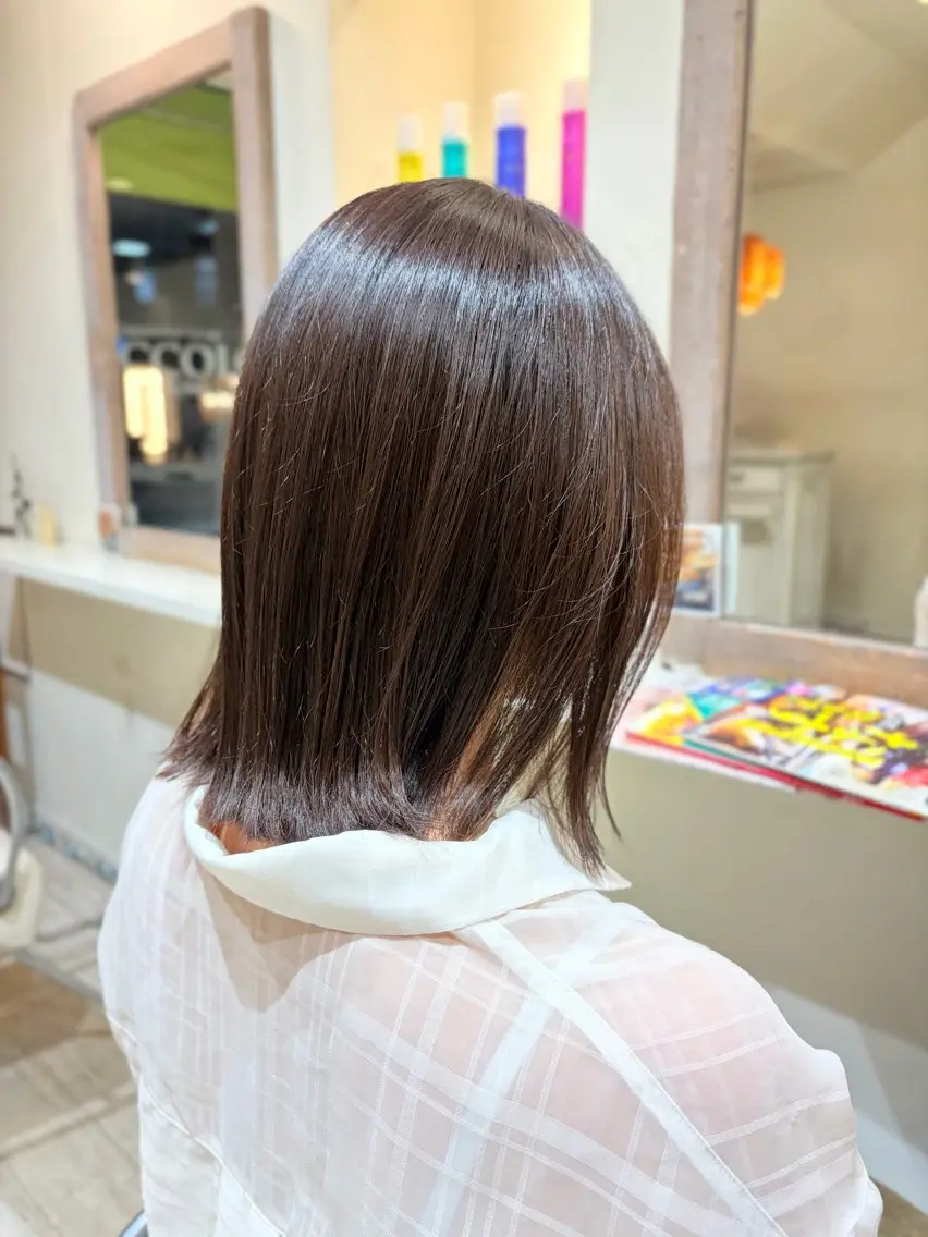 ミディアム ボブ カット ヘアカラー NICCOLO室見 Erinaのヘアスタイル