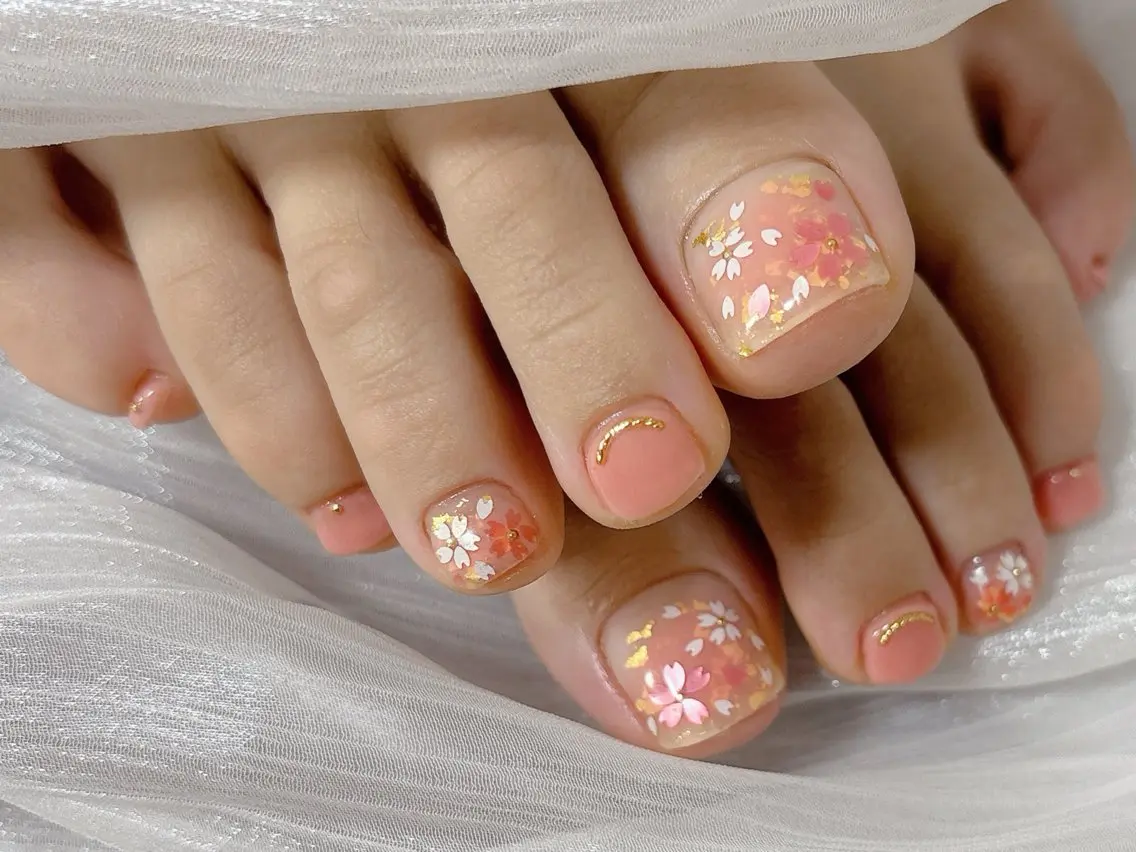 ネイル 桜ネイル フットネイル 持ち込み Nail •Head スパFortunaのネイルデザイン
