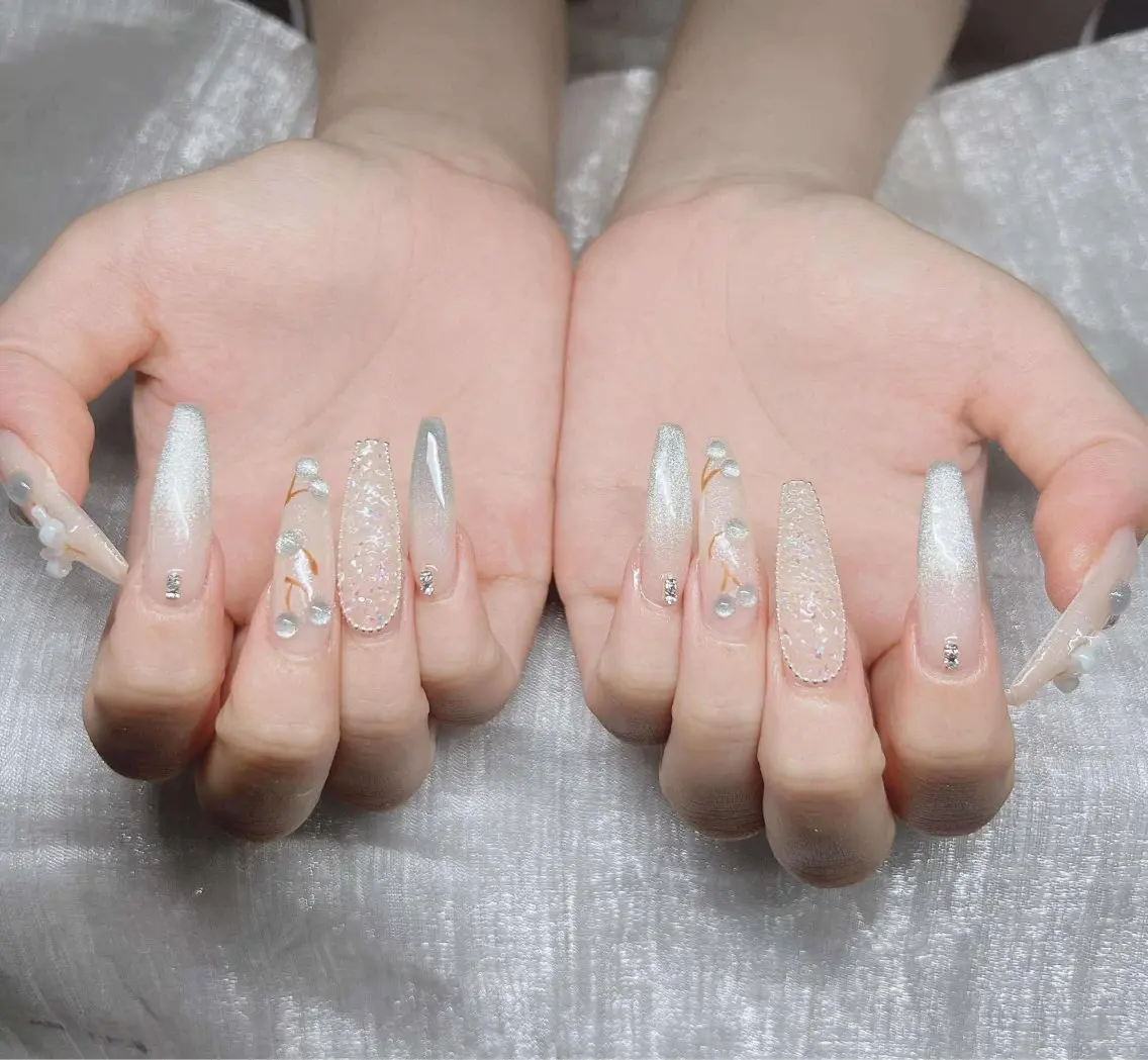 ネイル 長さ出し グラデーション 卒業式 キラキラネイル マグネットネイル ハンドネイル Lee Nailsのネイルデザイン