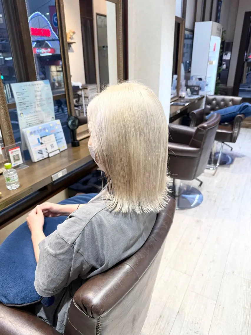カラー ブリーチ ブロンド 透明感カラー ハイトーンカラー ホワイトブロンド カット ヘアカラー ハイトーン✨髪質改善 ✨スパ得意✨ミヤタのヘアスタイル