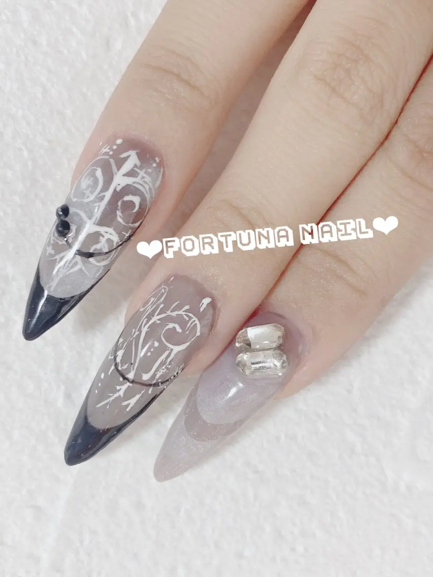 ネイル アートネイル Nail •Head スパFortunaのネイルデザイン