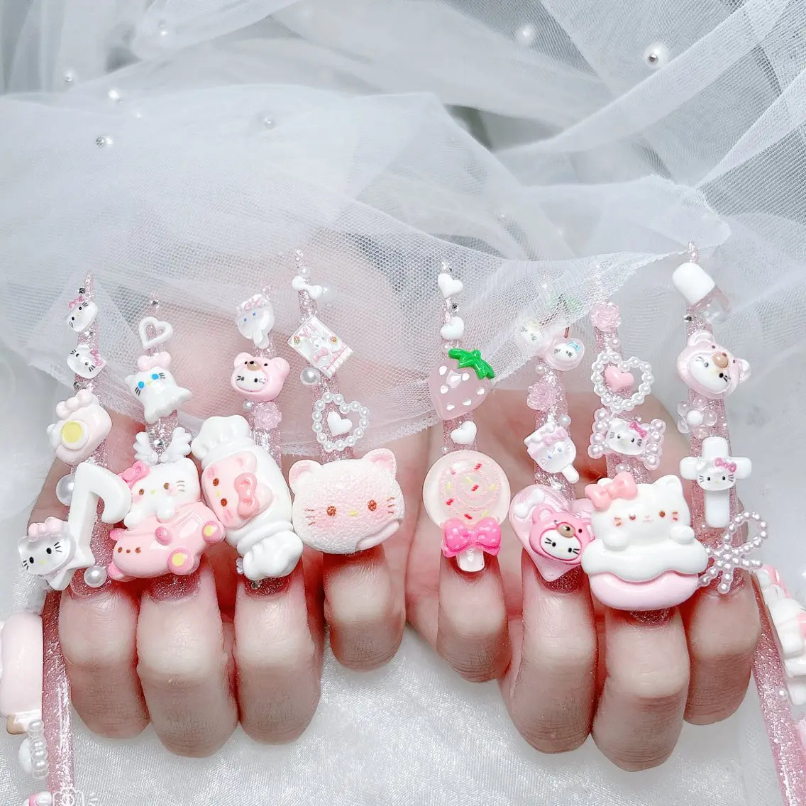 ネイル キラキラネイル スカルプネイル ハンドネイル MoMoA Nail ネイル長さ出し専門店のネイルデザイン