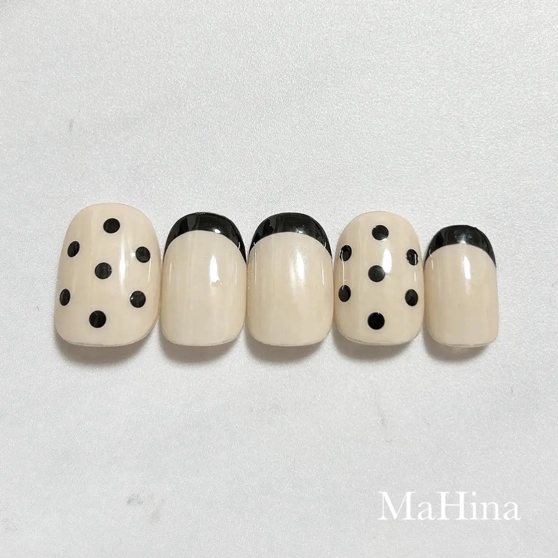 ネイル ドット フレンチネイル ジェルネイル ハンドネイル Le Vernis MaHina・まひなのネイルデザイン