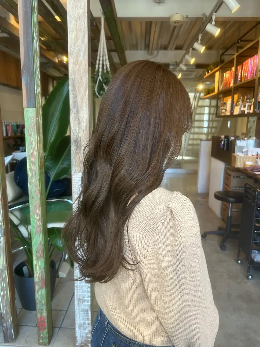 ロング 白上 愛佳のヘアスタイル